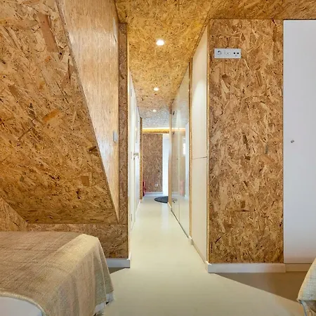 Plywood One-bedroom In Lapa! *