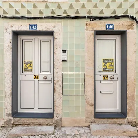 Plywood One-bedroom In Lapa! * Lisboa
