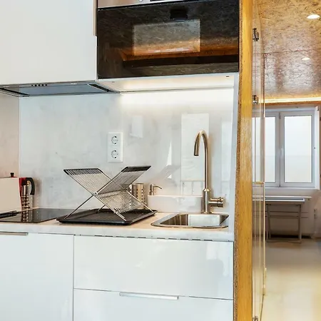 Plywood One-bedroom In Lapa! *